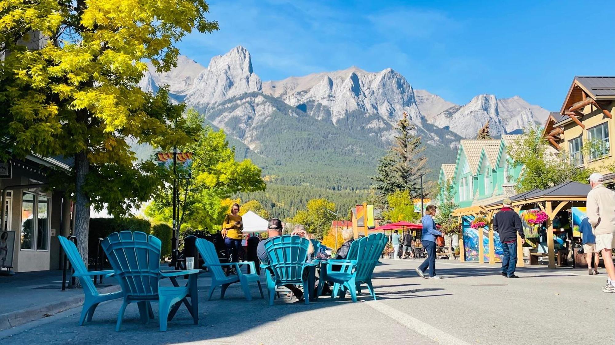 Unit #204 Cozy Mountain View 2Br In Canmore Downtown Dış mekan fotoğraf